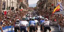 La Vuelta dei furti in Piemonte, dopo Hoetelmans rubate biciclette al team Visma Lease a Bike