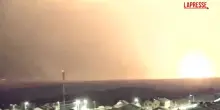Gaza, nuove esplosioni nella notte: il cielo sulla Striscia si illumina