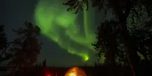 Aurora boreale, nella notte visibile in tutta Europa a causa di una tempesta geomagnetica