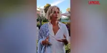 Mostra del cinema Venezia 2025, Anna Foglietta al Lido con la kefiah: "Importante spendersi per Gaza"