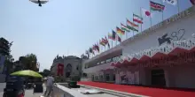 Mostra del Cinema Venezia 2025, domani la premiazione: i film favoriti