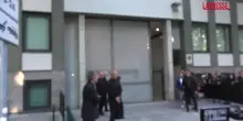 Armani, chiuso il primo giorno di camera ardente: 6mila persone hanno reso omaggio allo stilista