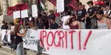 Roma, studenti al Miur contro il divieto del cellulare a scuola: le immagini della protesta