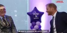 Principe Harry scherza sul suo rapporto con William: "Sai comè, i fratelli…"