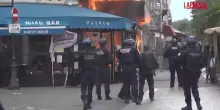 Parigi, incendio in un ristorante nel giorno delle proteste in Francia