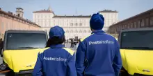 Poste Italiane, 300 nuovi mezzi green per la consegna di lettere e pacchi