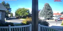Charlie Kirk, una telecamera di sorveglianza riprende Tyler Robinson il giorno dellomicidio