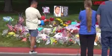 Charlie Kirk, fiori e commozione al memoriale allestito presso la Utah Valley University