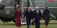 Trump a Londra, lelicottero atterra a Windsor: ad accoglierlo il principe William e Kate