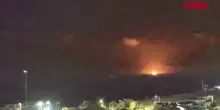 Prosegue loffensiva israeliana a Gaza, esplosioni sopra lo skyline della Striscia