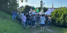 Pontida, primo giorno del raduno della Lega. Salvini: “Non ci cancelleranno mai. Veneto? Spero Stefani governatore”