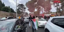 Roma, corteo pro Pal occupa tangenziale: applausi dagli automobilisti