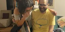 Egitto, scarcerato l’attivista pro-democrazia Alaa Abd el-Fattah: torna a casa dopo 6 anni