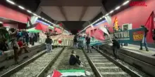 Flotilla, Torino: manifestanti invadono i binari della stazione di Porta Susa