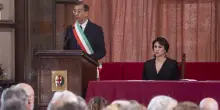 Giorgio Armani e Oliviero Toscani nel Famedio di Milano, c’è l’ufficialità