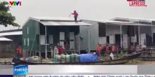 Vietnam, le immagini del tifone Bualoi che si abbatte sulla costa