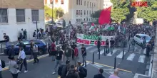 Gaza, lancio di vernice e petardi contro rettorato alla Sapienza