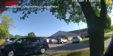 Attentato a una chiesa mormone in Michigan, poliziotti uccidono laggressore: il video della bodycam