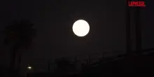 Superluna, le spettacolari immagini del nostro satellite sui cieli di Tijuana