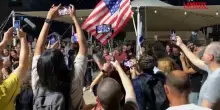 Tel Aviv, festa delle famiglie degli ostaggi dopo intesa tra Hamas e Israele