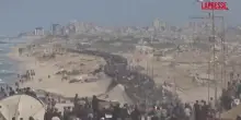 Gaza, i civili palestinesi tornano verso nord dopo il cessate il fuoco