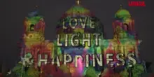 Il Festival delle Luci di Berlino incanta migliaia di persone: le spettacolari immagini