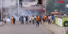 Costa dAvorio, gas lacrimogeni e arresti alla manifestazione ad Abidjan