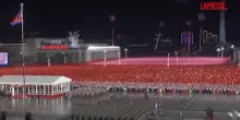 Corea del Nord, Kim Jong Un incontra Medvedev alla parata militare