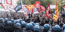 Milano-Tel Aviv, confermato il gemellaggio: caos in Consiglio comunale e scontri in strada