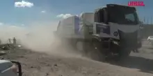 Gaza, camion con aiuti umanitari allinterno della Striscia