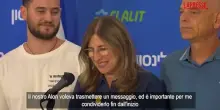 Israele, mamma ostaggio rilasciato: "È sopravvissuto nei tunnel con ferite da scheggia a occhio e testa"