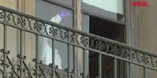 Furto al Louvre, i rilievi della scientifica al museo