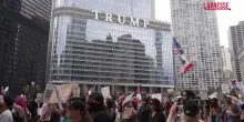 Usa, la manifestazione No Kings nelle strade di Chicago: le immagini della protesta