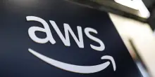 AWS Down, interrotti siti e app in tutto il mondo: colpiti Amazon, Canva, Fortnite e Snapchat