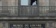 Furto al Louvre, i gioielli di Napoleone rubati – Foto