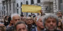 Attentato Ranucci, presidio per libertà di stampa a Roma. Schlein: “Mai detto governo Meloni mandante”