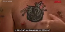 Usa, Graham Platner copre il tatuaggio con i simboli nazisti