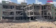 Gaza, lospedale Al-Rantisi devastato dai raid israeliani: restano solo macerie