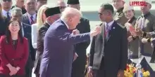 Trump in Asia, il ballo all’arrivo in Malesia