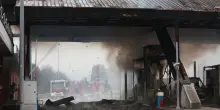 Brescia, in fiamme un casello sull’autostrada A21