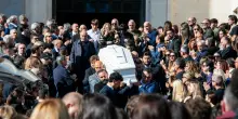 Beatrice Bellucci, in migliaia ai funerali della 20enne morta in un’incidente a Roma