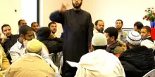 La nuova crociata estiva della Lega contro velo e Islam: «Incompatibile col nostro ordinamento»