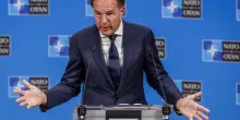 La Nato prova a blindare il fianco est. Il Cremlino: «Negoziati di pace sospesi»