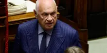 Caso Almasri, la Camera “archivia” le accuse contro Nordio, Piantedosi e Mantovano: «Agirono nell’interesse dello Stato»