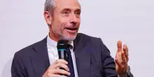 Ok Agcom alla scalata Poste in Tim, ma il no alle nozze con Iliad congela il riassetto delle Telco