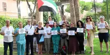 Flash mob degli ospedali italiani per Gaza, perché servono le proteste dei professionisti