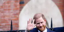 Harry figliol prodigo, prove di disgelo con Carlo (con convitato di pietra)