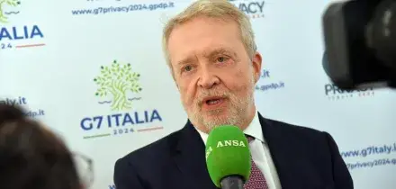 Caso garante Privacy, Ghiglia nella sede FdI. Il Pd: «Inaudito». Corsini: «Decisioni si fondano su fatti oggettivi»