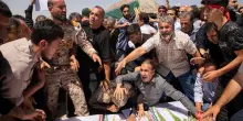 Bombe sulla tv di Stato: Teheran all’angolo cerca una mediazione