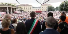 Bologna, fischi al governo «Dimentica la matrice fascista»